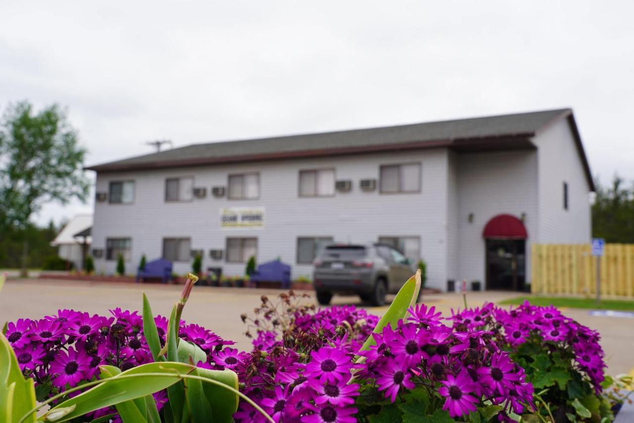 Model Towne Inn Motel Gwinn Екстериор снимка