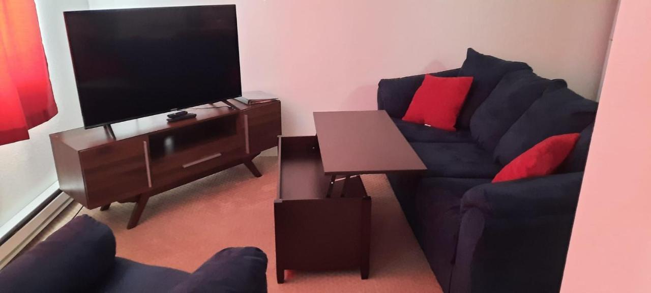 Model Towne Inn Motel Gwinn Екстериор снимка