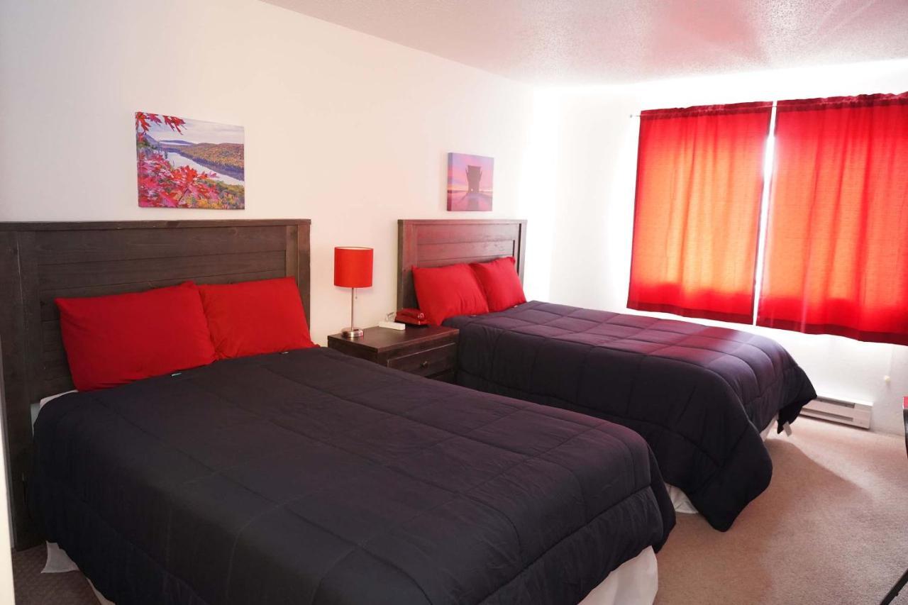 Model Towne Inn Motel Gwinn Екстериор снимка