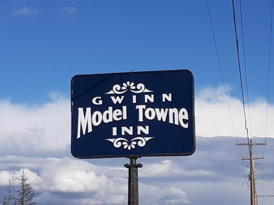 Model Towne Inn Motel Gwinn Екстериор снимка