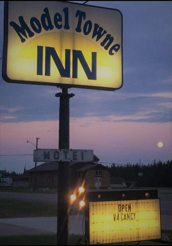 Model Towne Inn Motel Gwinn Екстериор снимка